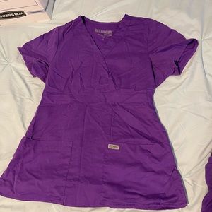 Greys Anatomy scrub set-top size small bottom size xsmall